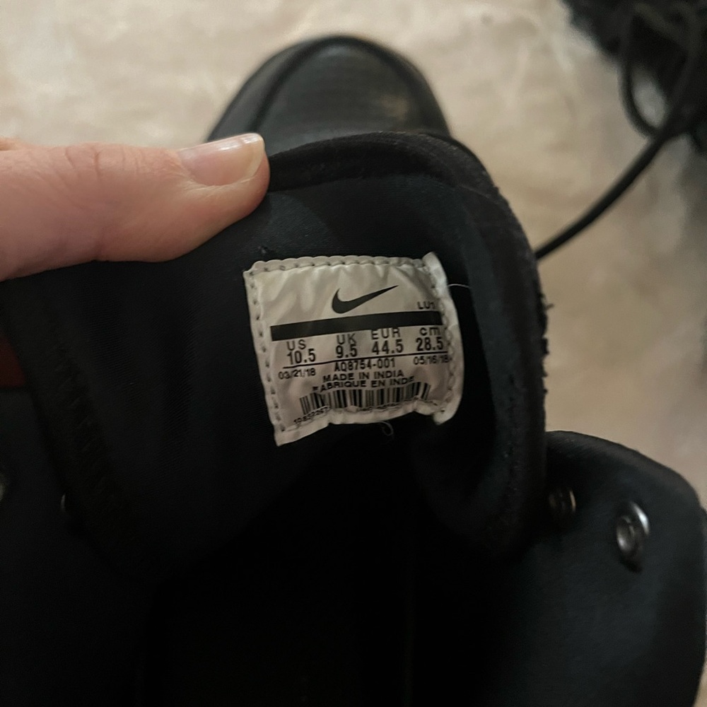 Nike Black High-Top Sneakers - Picture 4 of 4